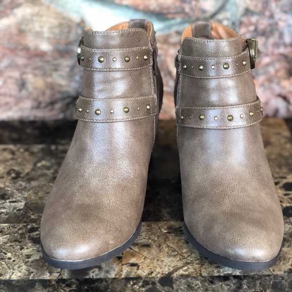 NEW  Baretraps Noralie Booties - Picture 4 of 9